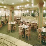 Rosslyn Inn & Suites 
